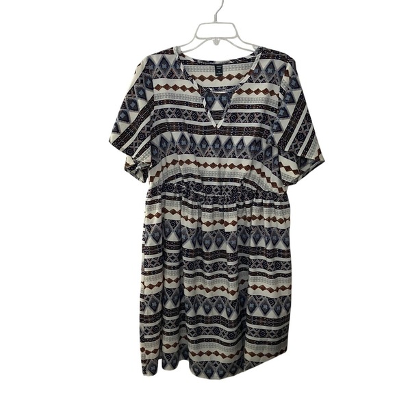 Shein Curve 1XL Aztec Print Dress Short Sleeve V Neck Boho Casual - Picture 1 of 5